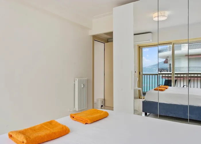 Superbe 3 Pieces Vue Mer, Climatisation, Balcon
